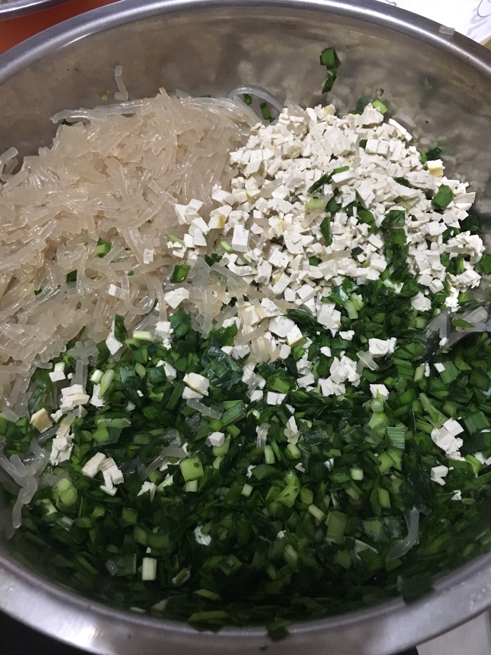 韭菜豆腐粉條包子的做法 步骤2