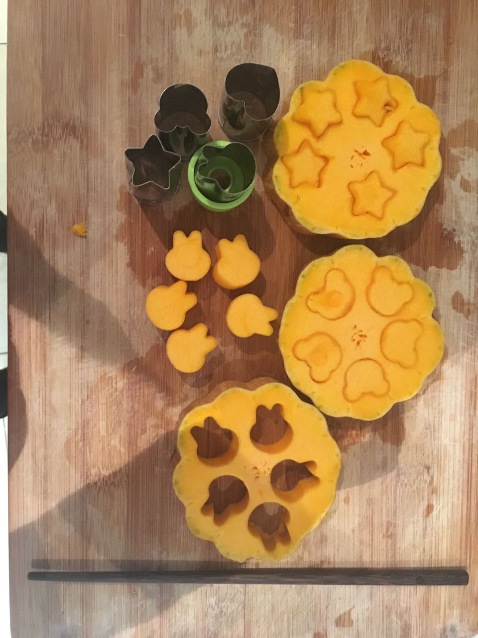 童餐 造型原味烤南瓜的做法 步骤1