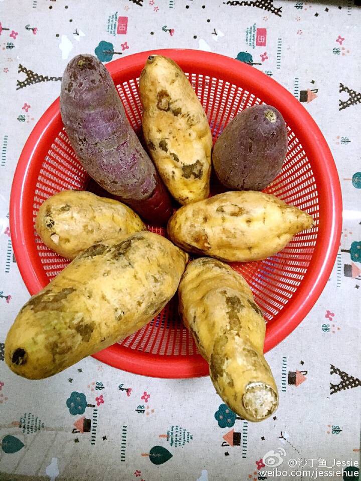 香噴噴的烤紅薯（又名烤地瓜、烤山芋）的做法 步骤1