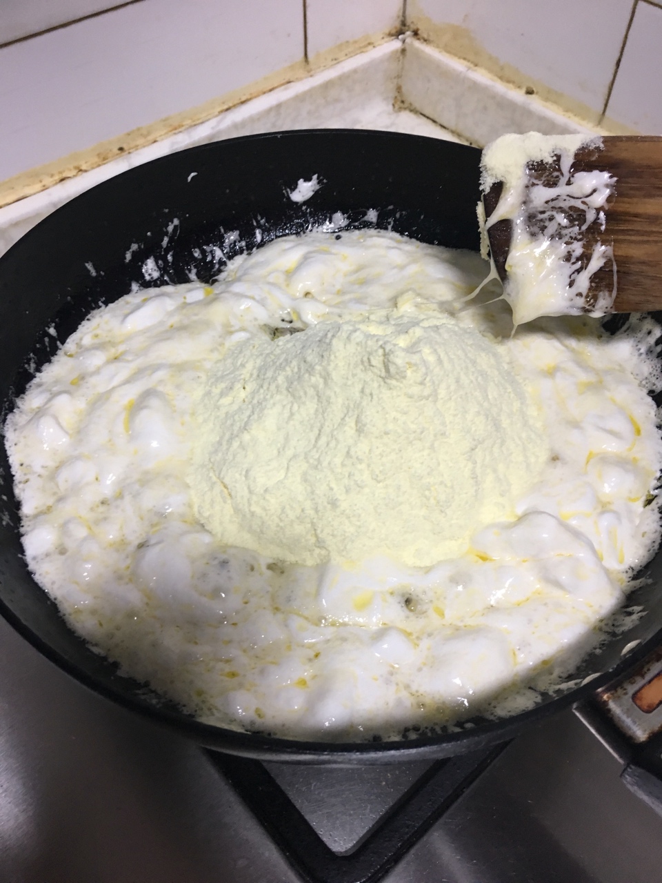 『彥彥∼下廚房』簡單的棉花糖的做法 步骤3