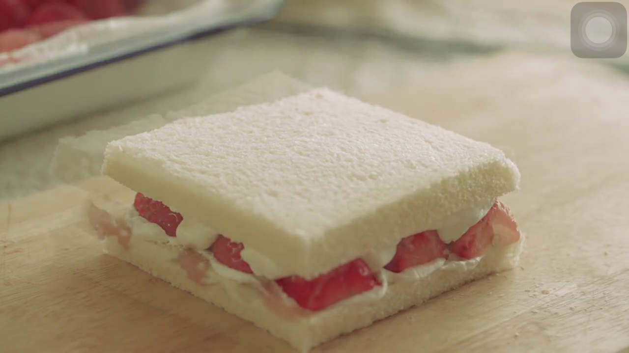 honeykki的草莓奶油三明治&草莓奶昔的做法 步骤9