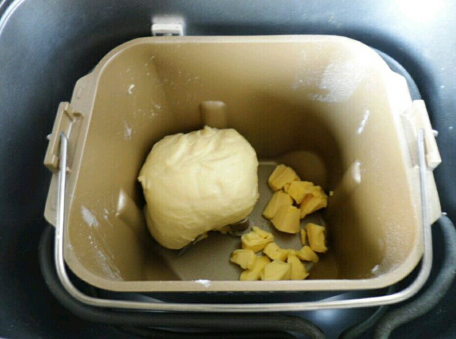 奶香椰蓉面包的做法 步骤2
