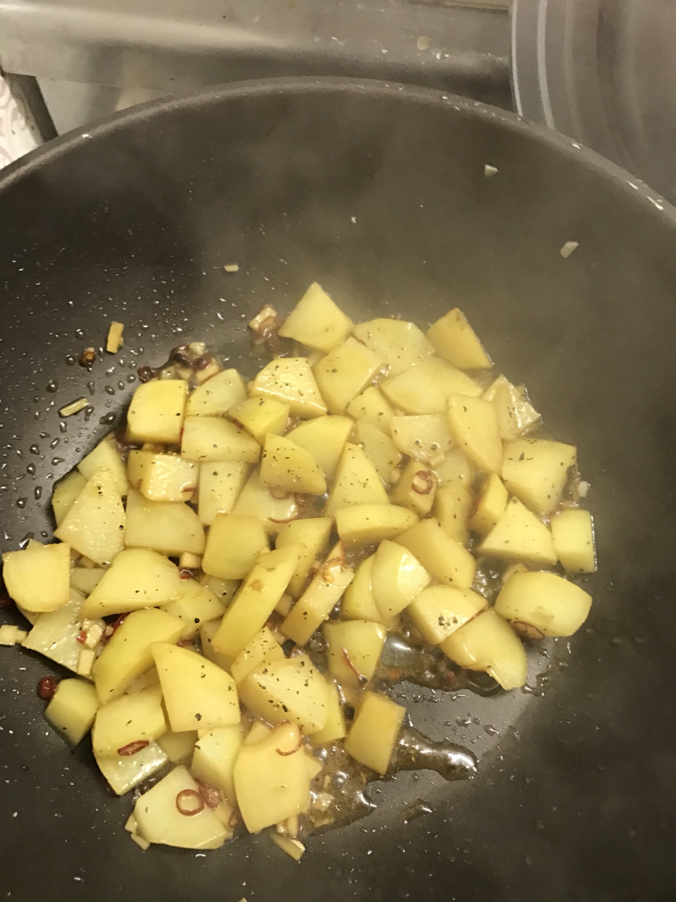 麻辣汁燒土豆的做法 步骤6