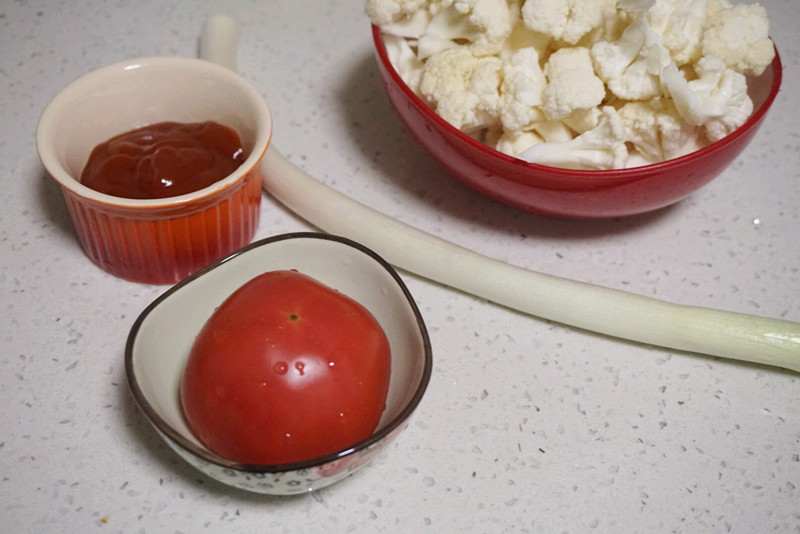 酸酸甜甜又下飯的番茄花菜的做法 步骤1