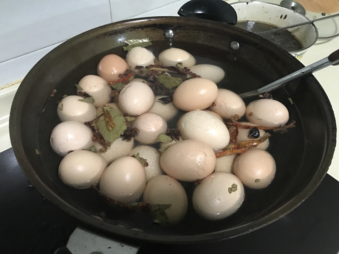 快手入味的鹵雞蛋的做法 步骤1