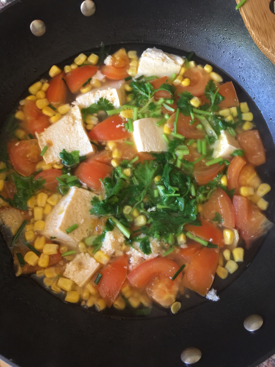 玉米西紅柿豆腐湯的做法 步骤7