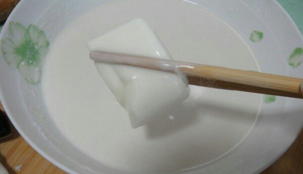 炸牛奶的做法 步骤5