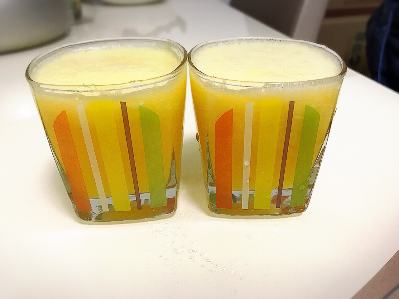 鮮榨橙汁的做法 步骤1
