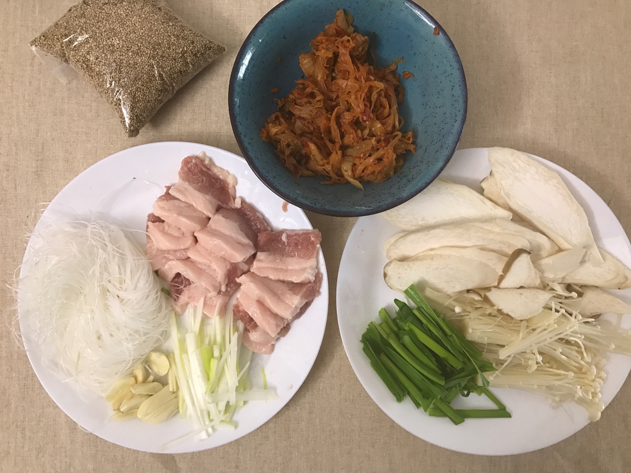 韓式泡菜五花肉鍋的做法 步骤1