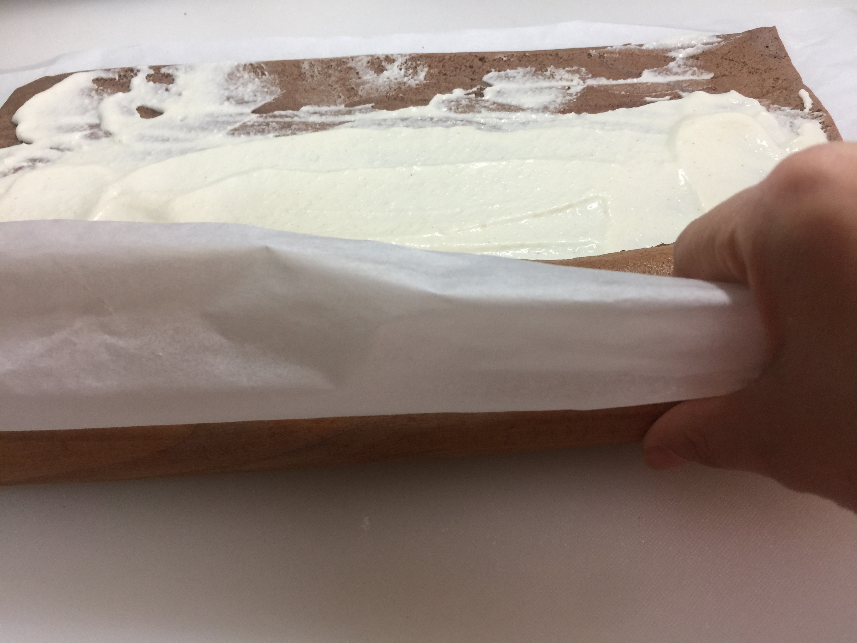 咸奶油奧利奧可可蛋糕卷的做法 步骤17