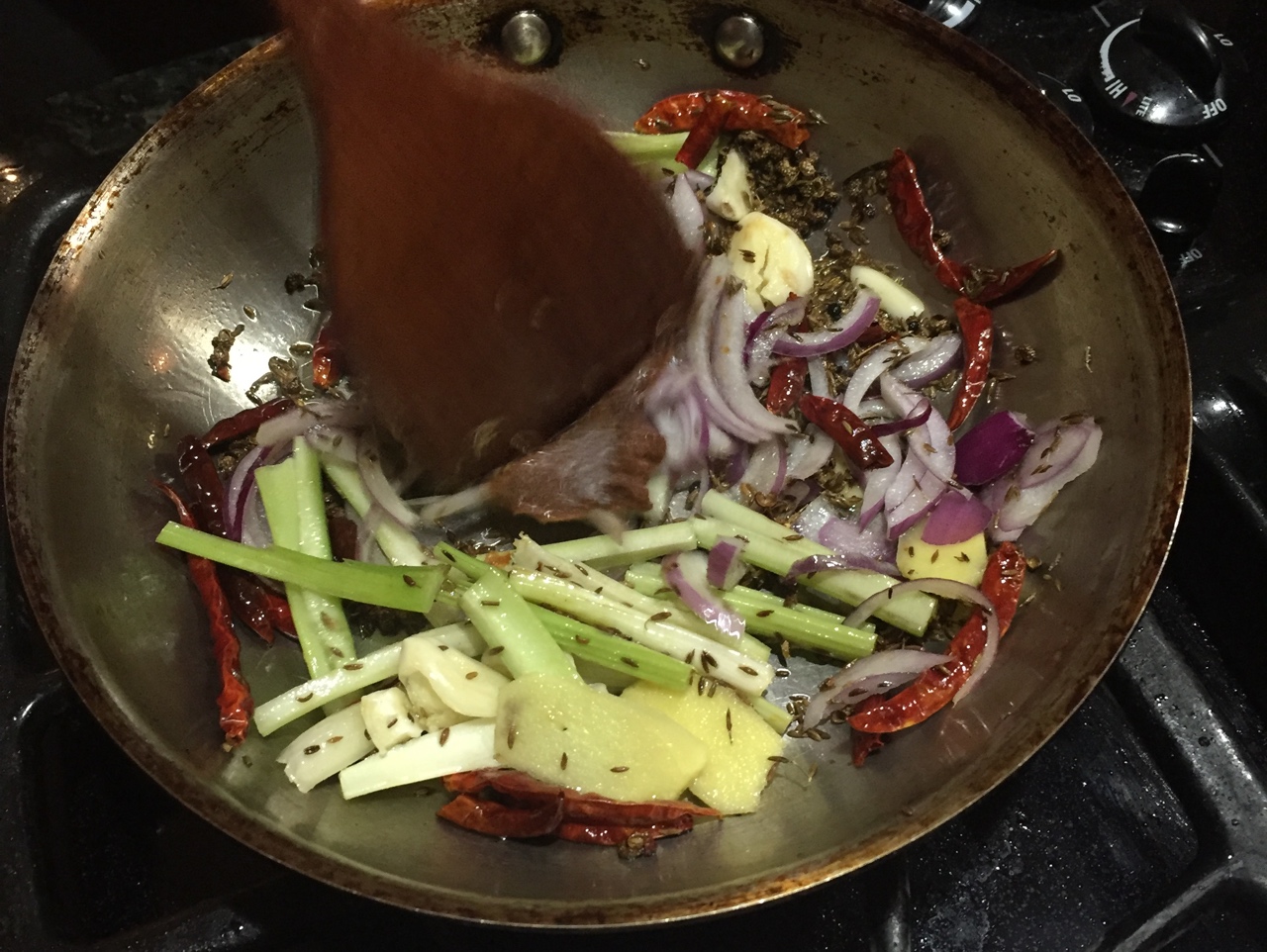 干鍋蝦的做法 步骤4