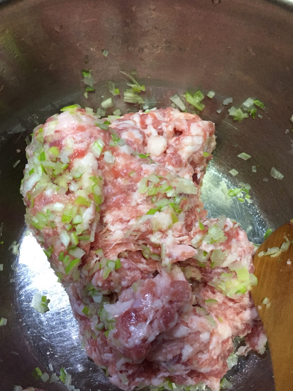 韭菜豬肉水餃的做法 步骤2