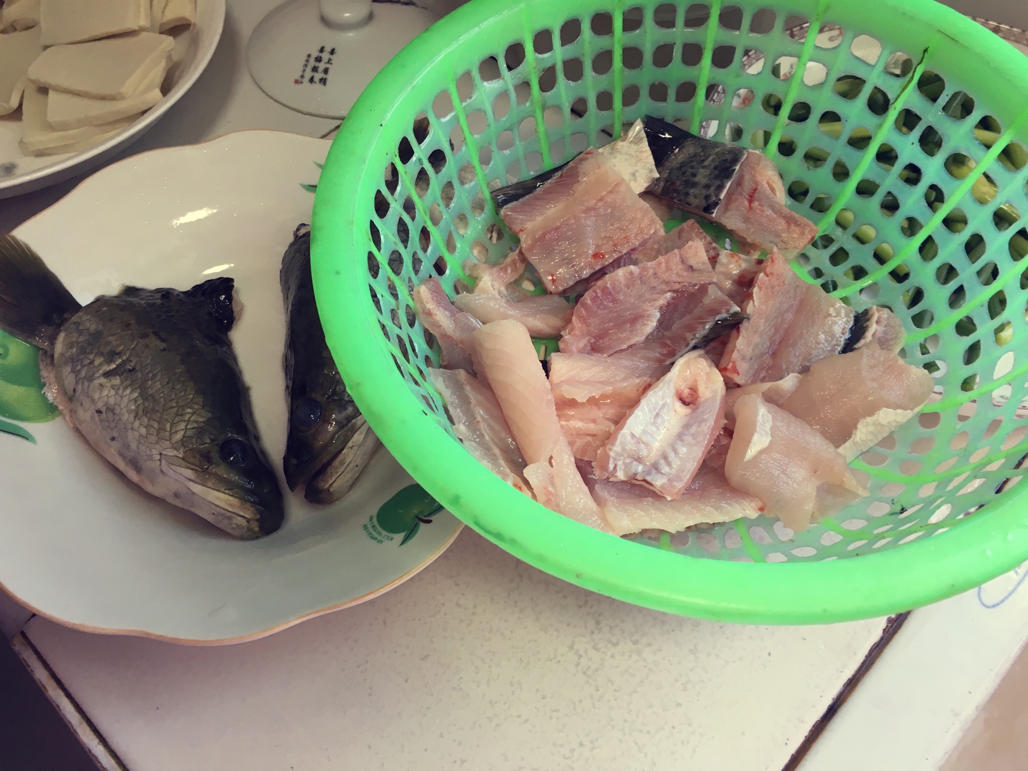 酸菜魚火鍋（菌菇湯底老少皆宜）的做法 步骤1