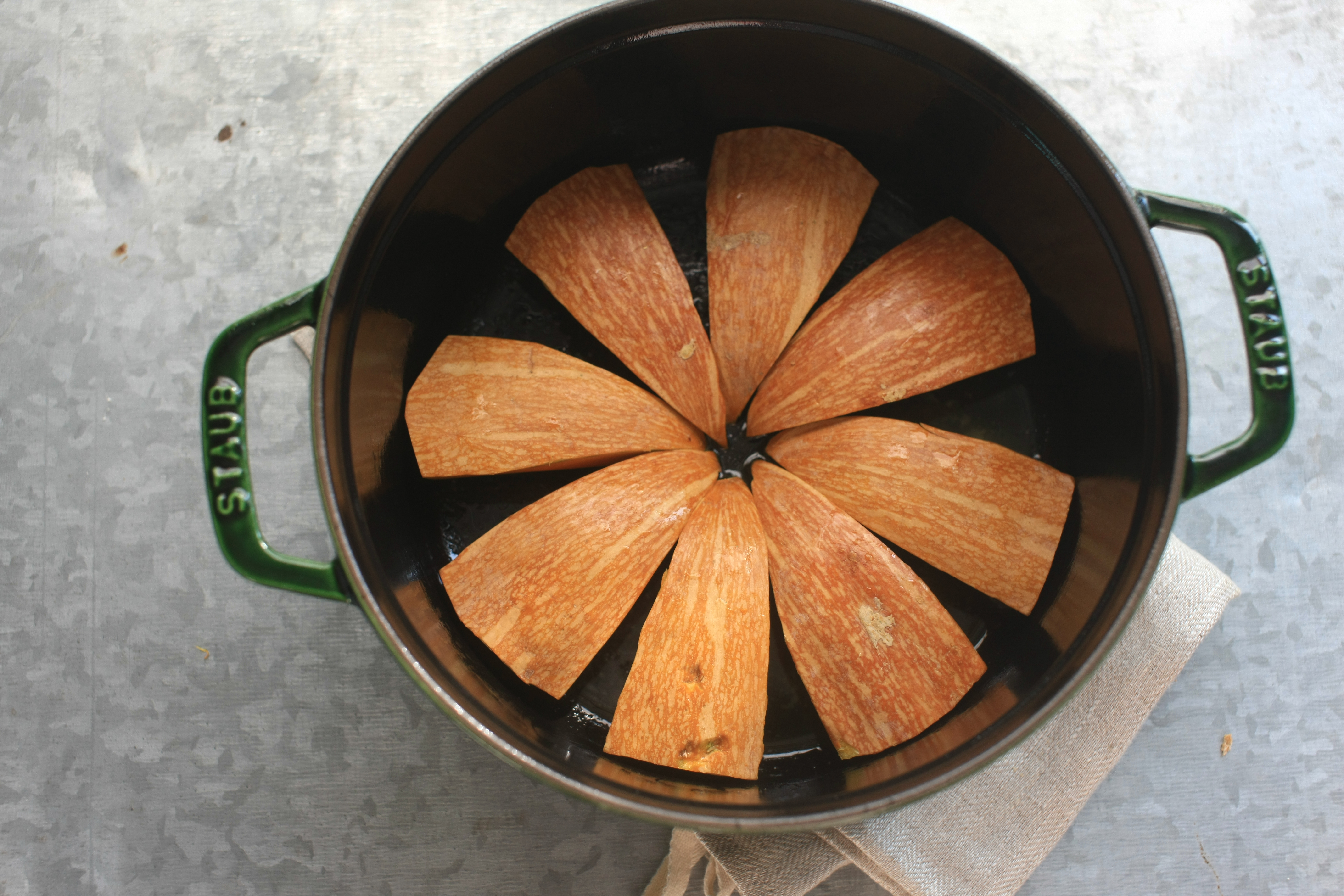 奶香焗南瓜——staub琺瑯鑄鐵鍋的做法 步骤5