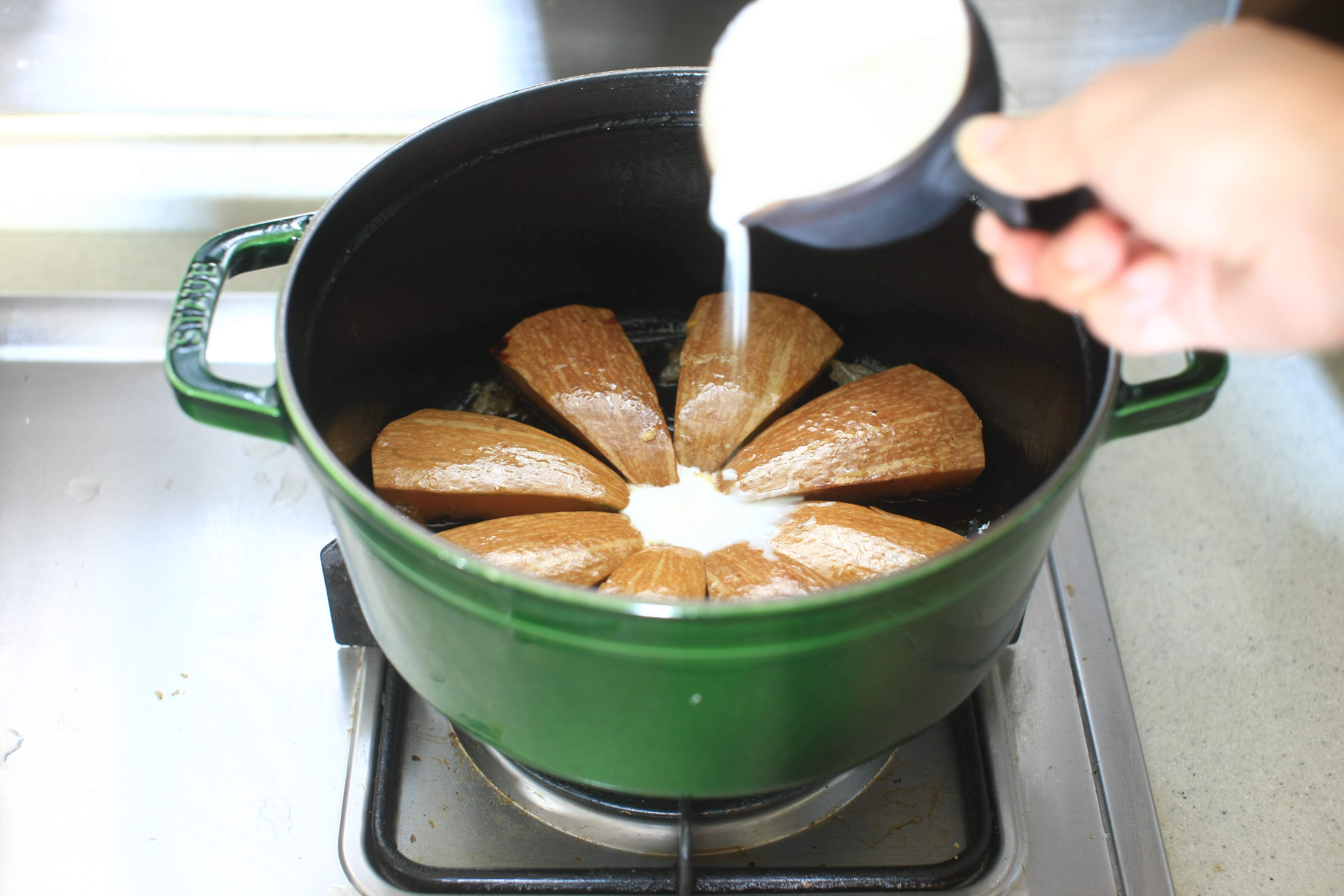 奶香焗南瓜——staub琺瑯鑄鐵鍋的做法 步骤6