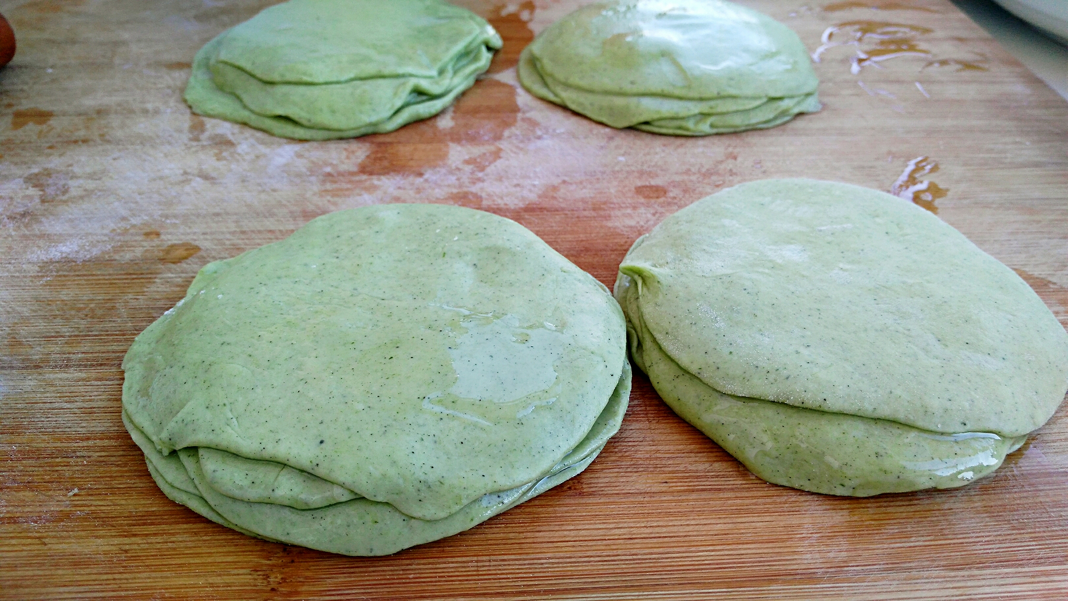 菠菜汁版綠色春餅(煎與蒸)的做法 步骤2