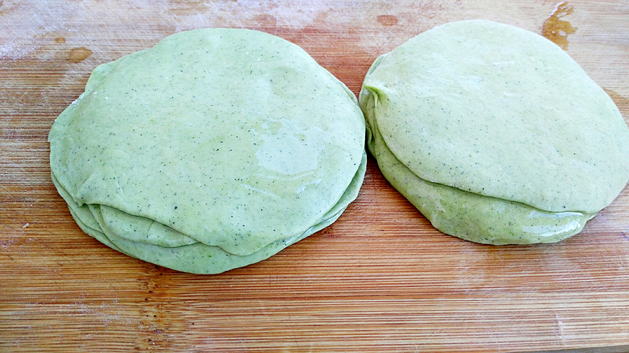 菠菜汁版綠色春餅(煎與蒸)的做法 步骤5