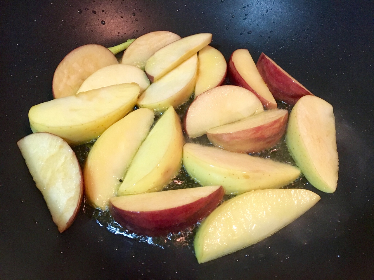 【年夜飯】蘋果燒排骨的做法 步骤6