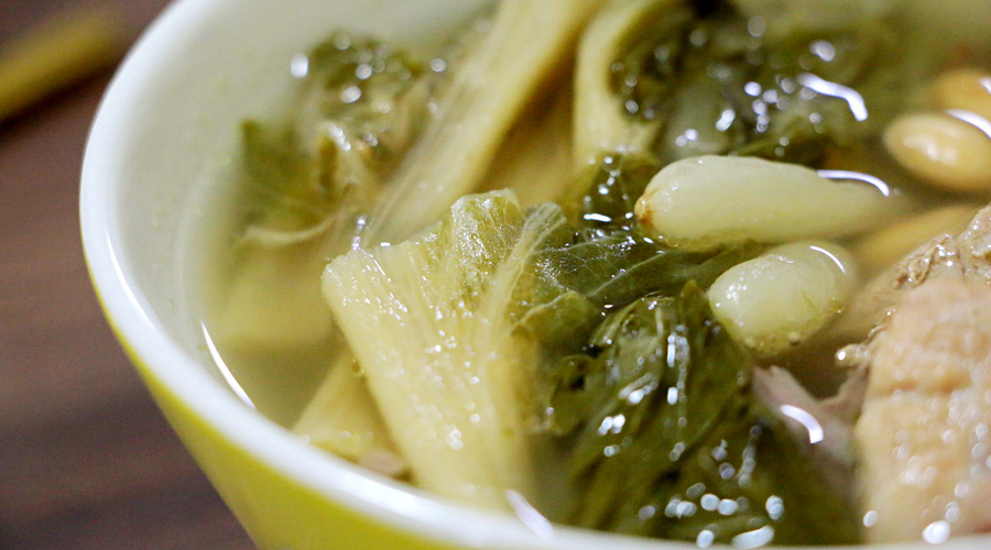 滋陰潤肺的菜干排骨黃豆湯的做法 步骤4