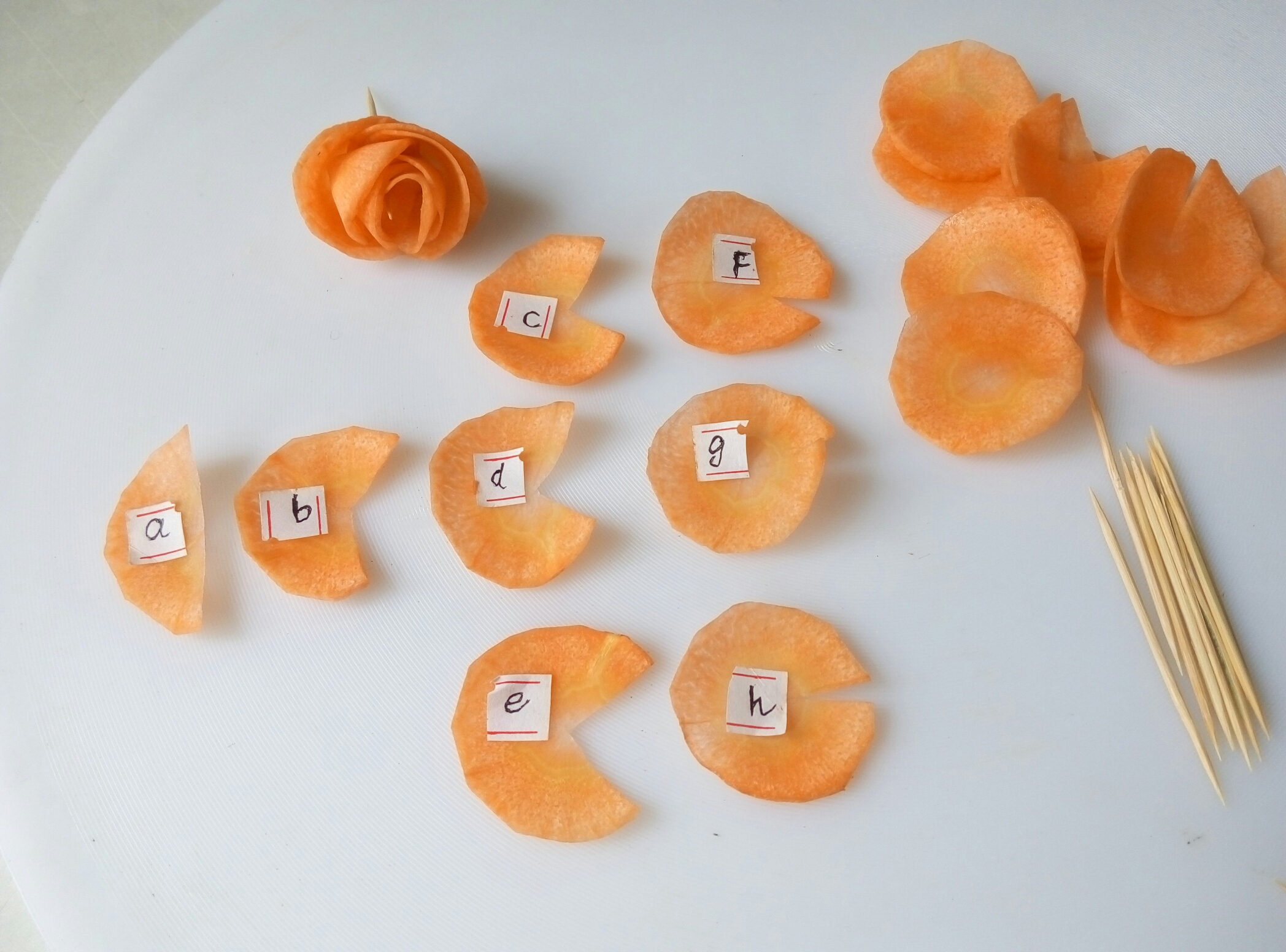 胡蘿卜玫瑰花(我的創意小盆飾)的做法 步骤2