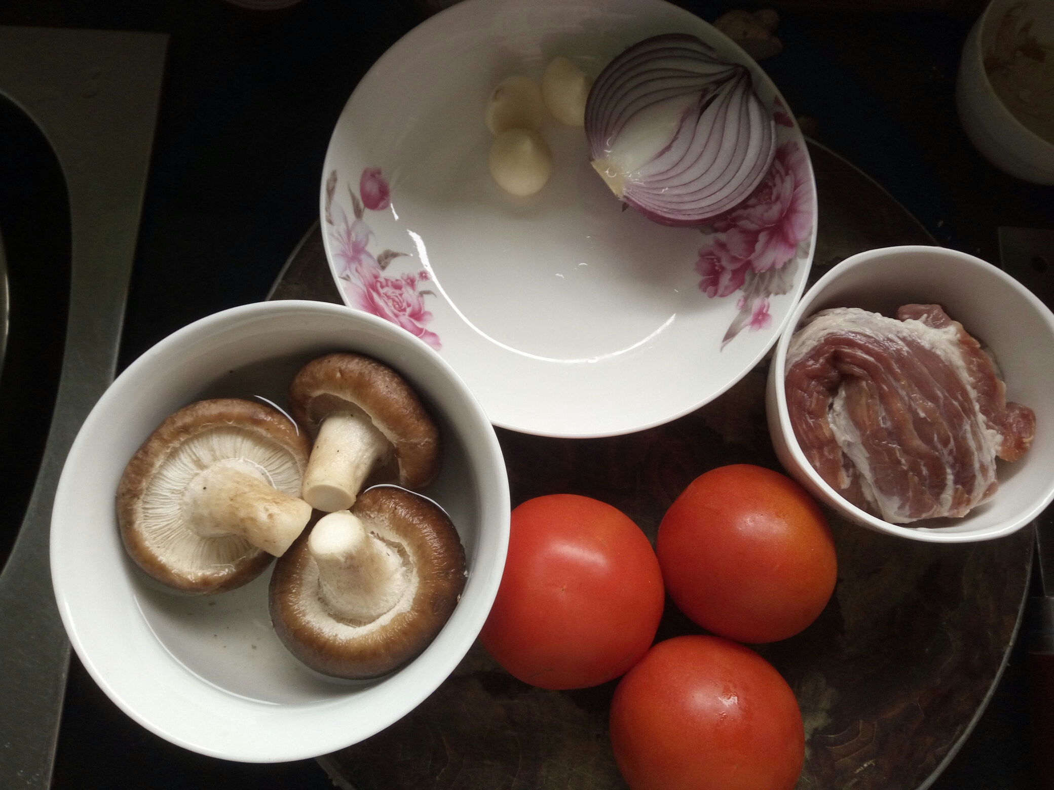 番茄香菇義大利面的做法 步骤1