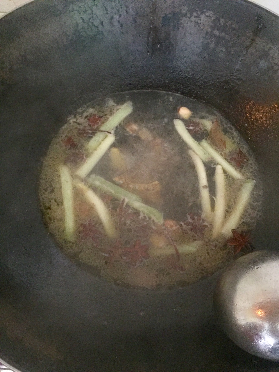 【餃子的廚房】川味紅油白斬雞的做法 步骤2