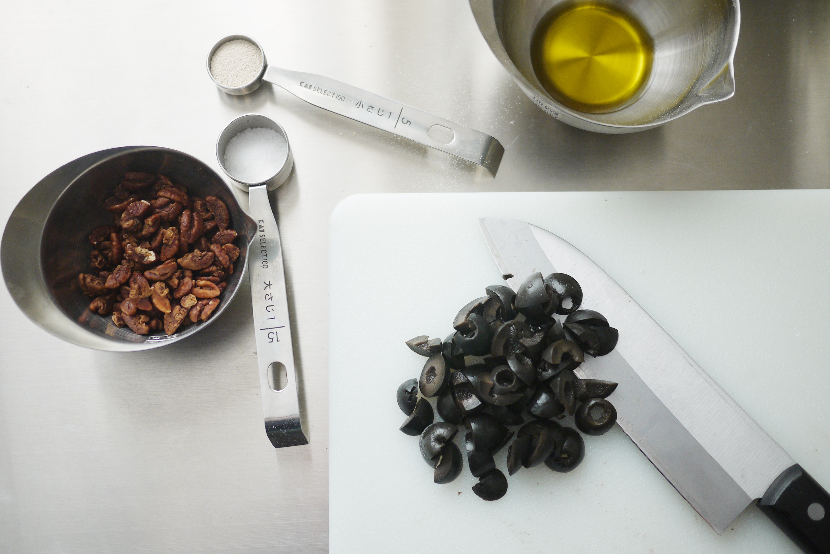 全麥山核桃橄欖歐包-Staub琺瑯鑄鐵鍋的做法 步骤3