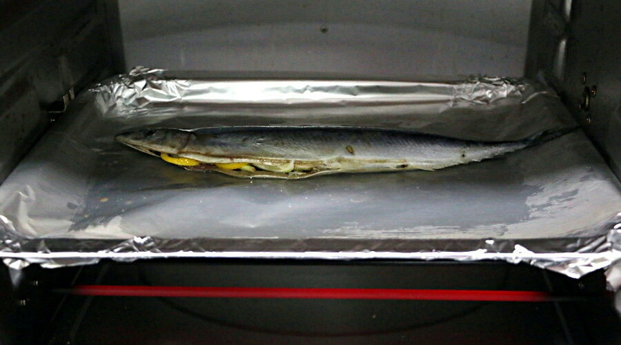 酒香檸檬烤秋刀魚的做法 步骤4