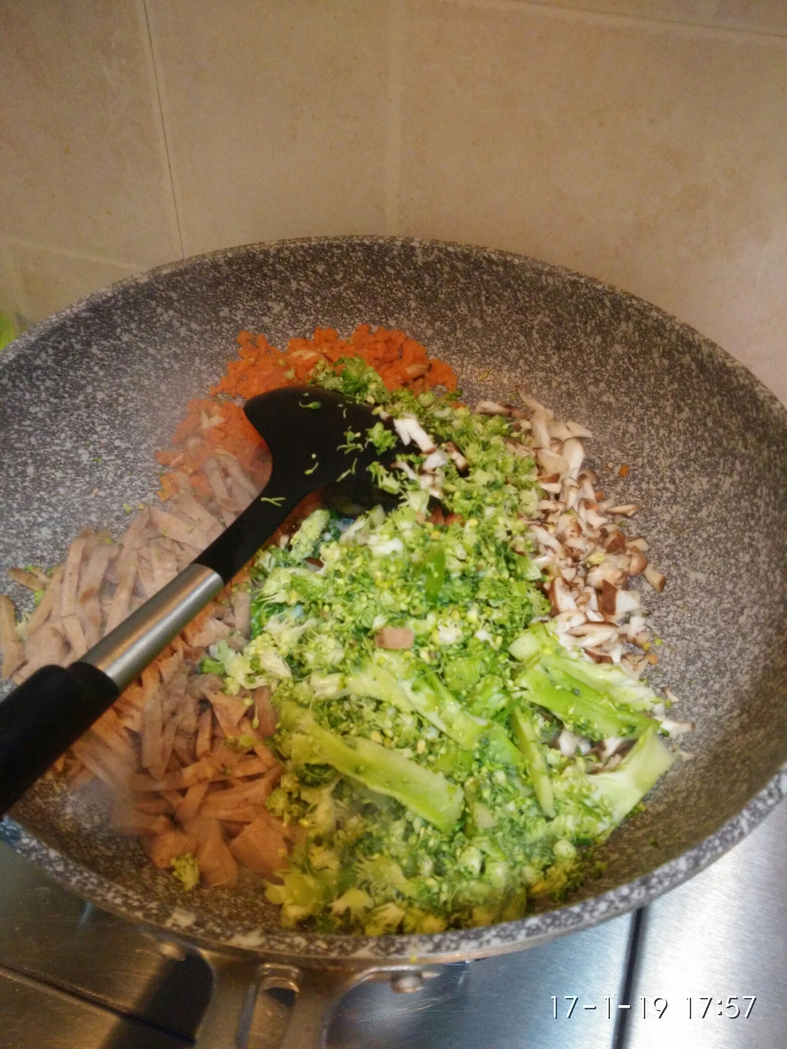 蔬菜香腸炒飯的做法 步骤4