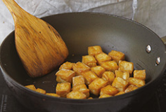 【食材包】越南金沙炸豆腐的做法 步骤5
