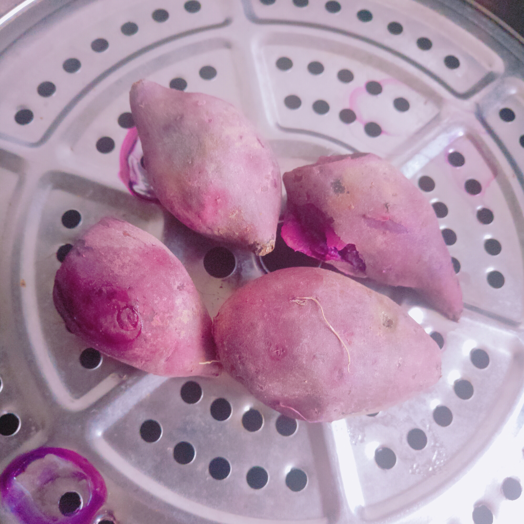 炒雞好吃的紫薯拌酸奶的做法 步骤1