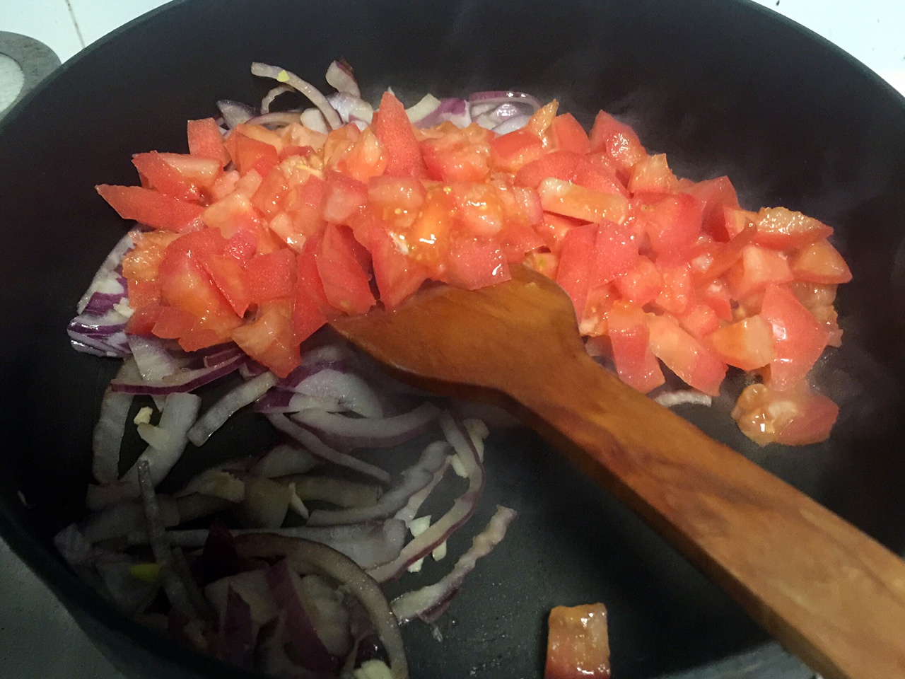 健康早餐——番茄蔬菜味增湯的做法 步骤3