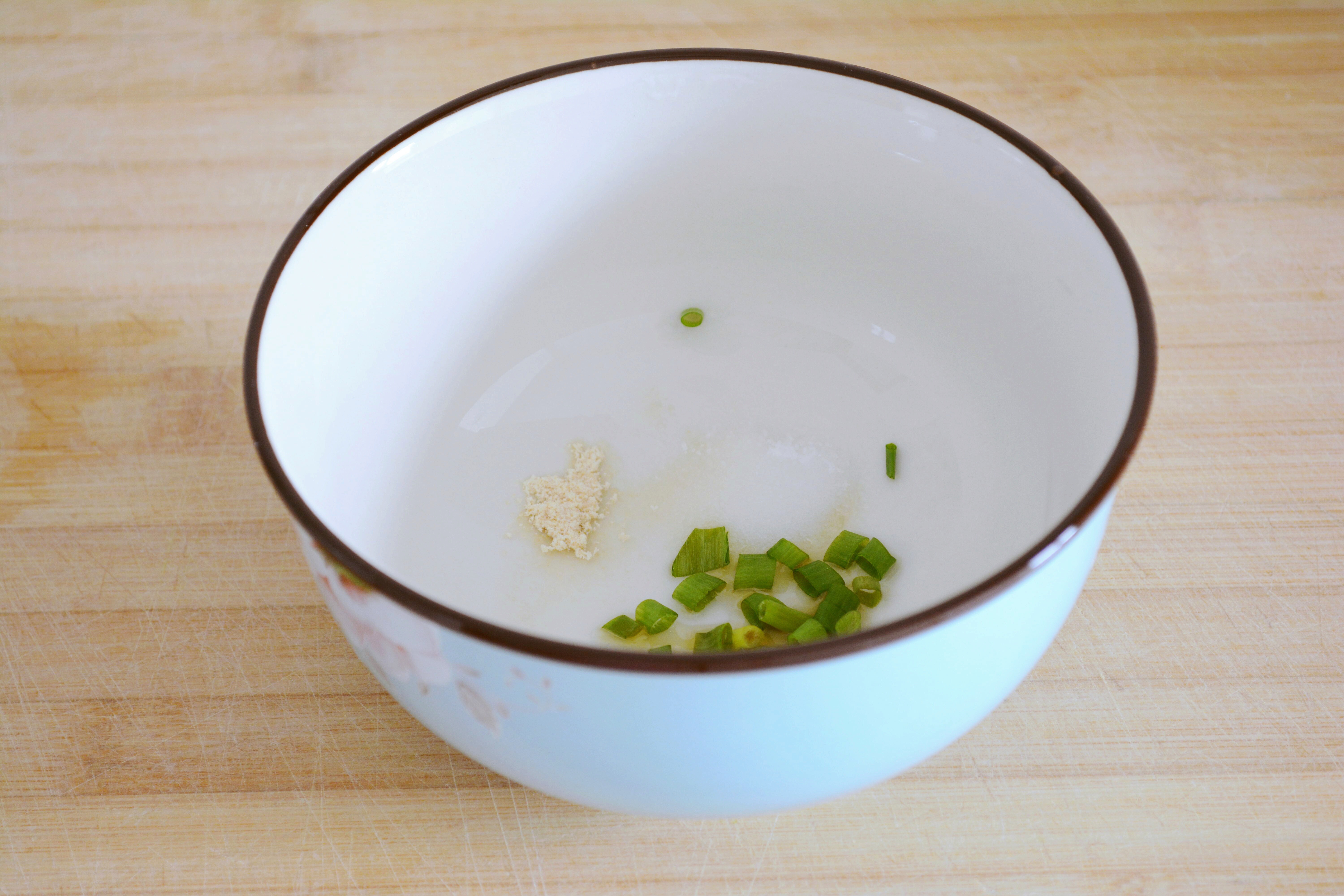 甩出一大碗完美的蛋花湯，僅用一個雞蛋~的做法 步骤7
