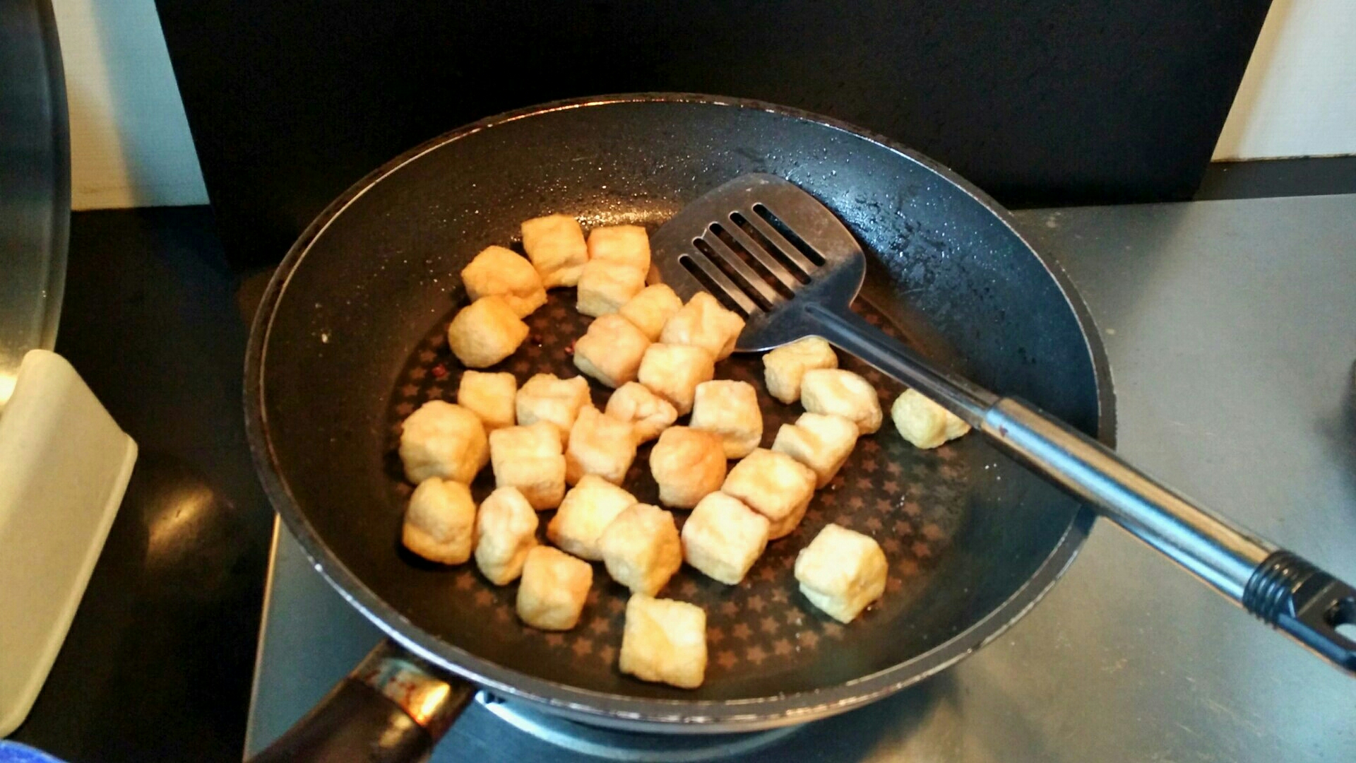 椒香油豆腐（豆腐泡，豆腐果）的做法 步骤2