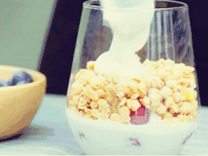 【早餐】美顏早餐 桂格麥果脆水果酸奶杯的做法 步骤1