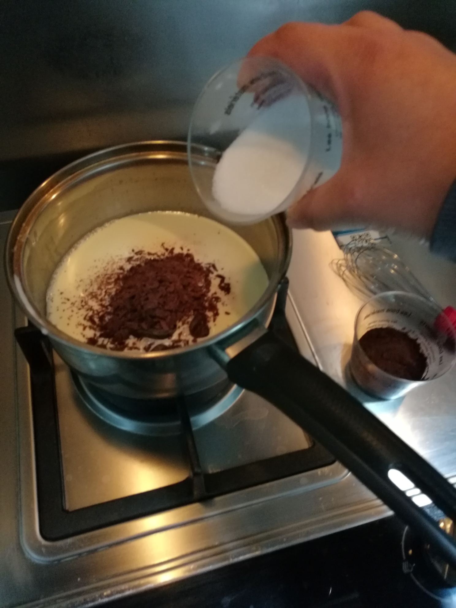巧克力奶油蛋糕的做法 步骤1