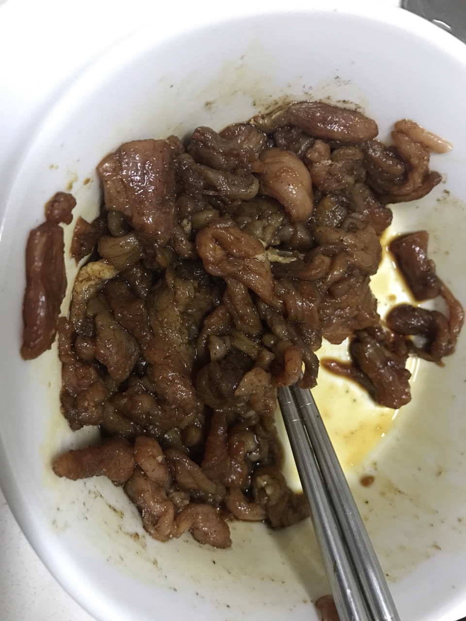 快手菜∼青椒香菇木耳炒肉的做法 步骤4