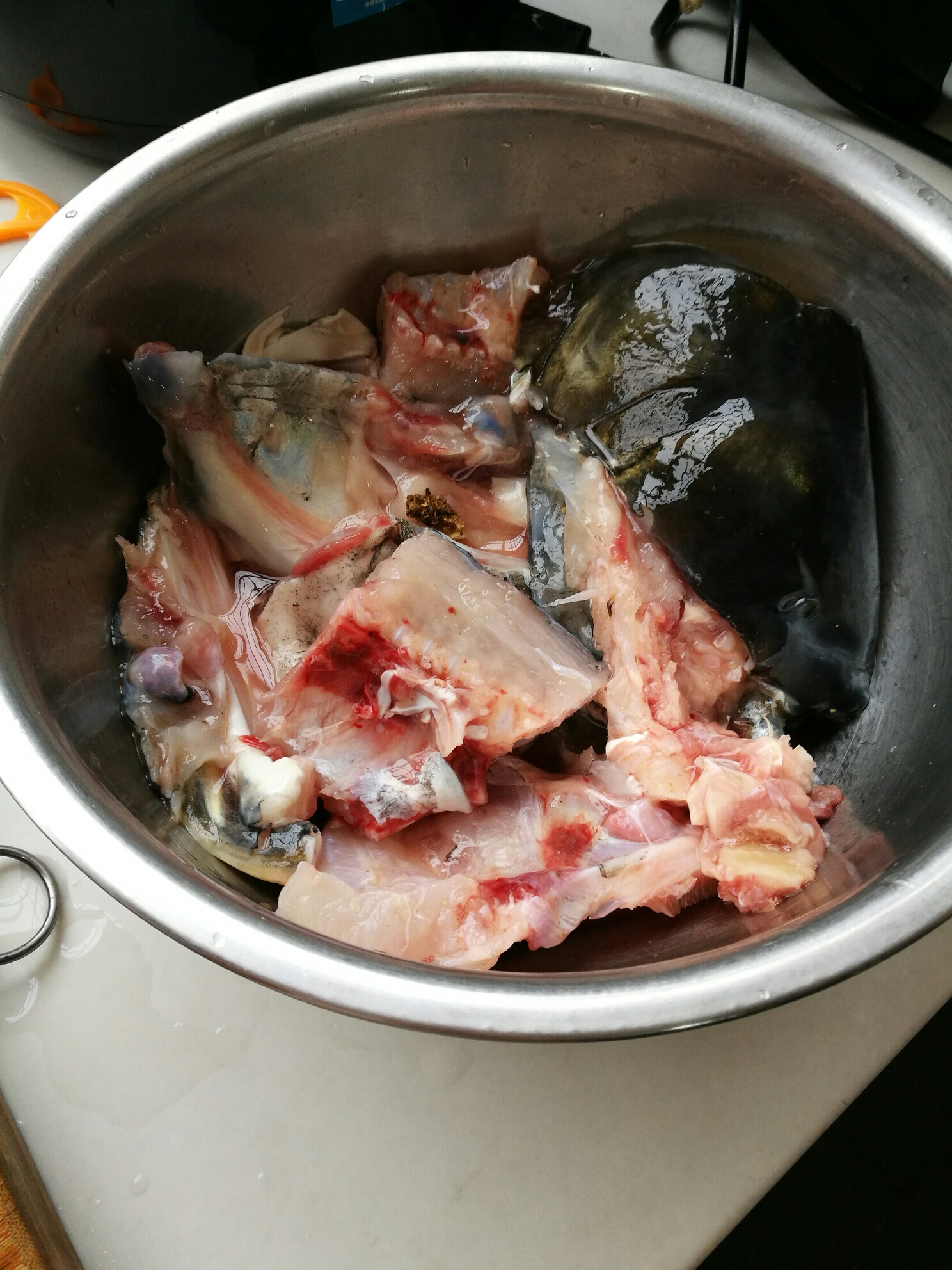 魚頭豆腐煲(塔吉鍋)的做法 步骤1
