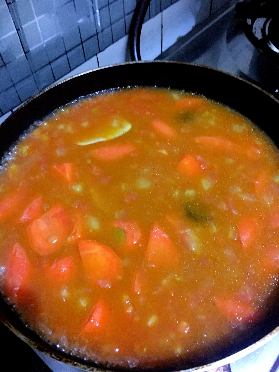 自制番茄菌湯火鍋的做法 步骤6