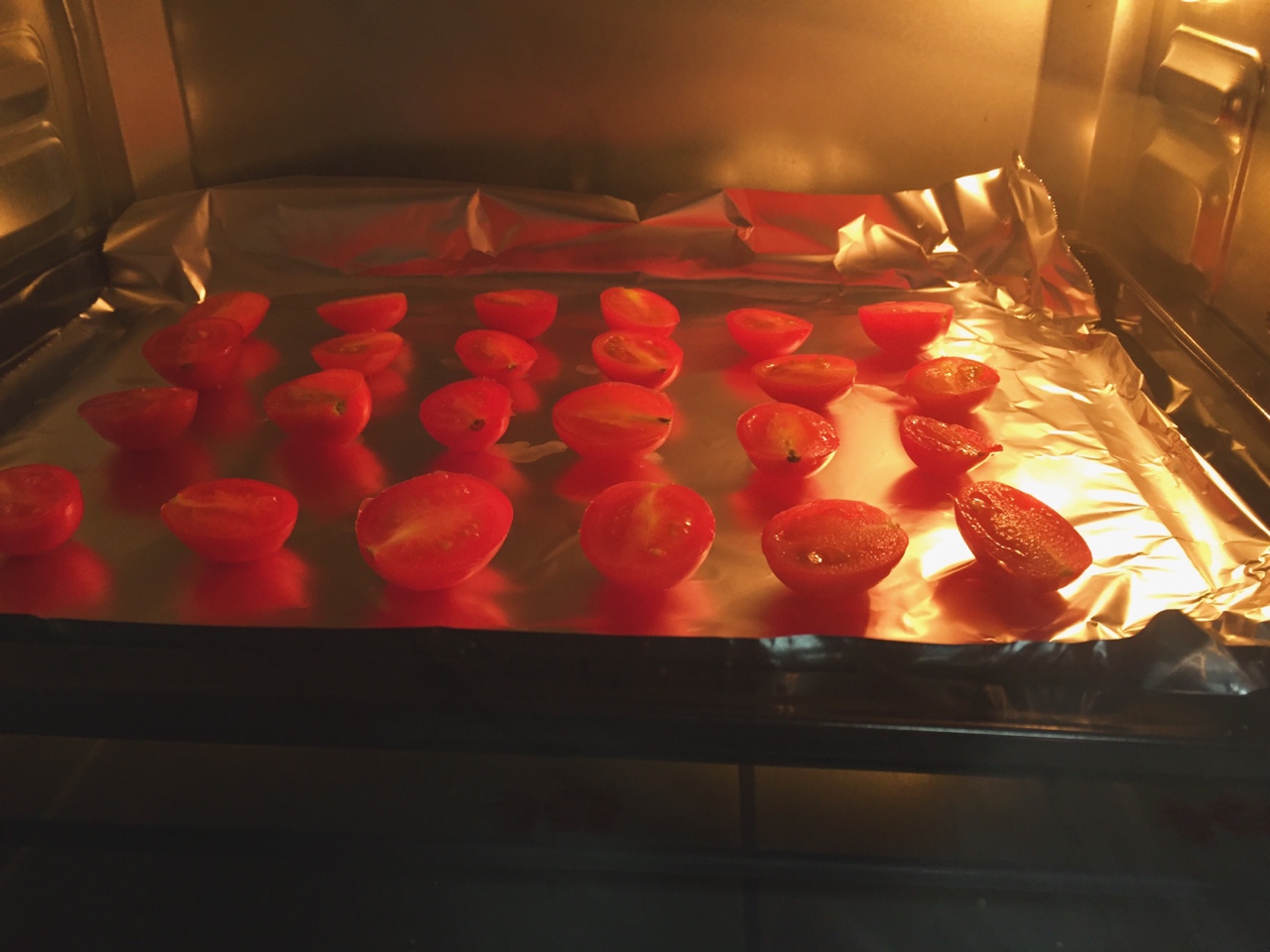 【炊煙食堂】烤箱版油浸小番茄的做法 步骤1