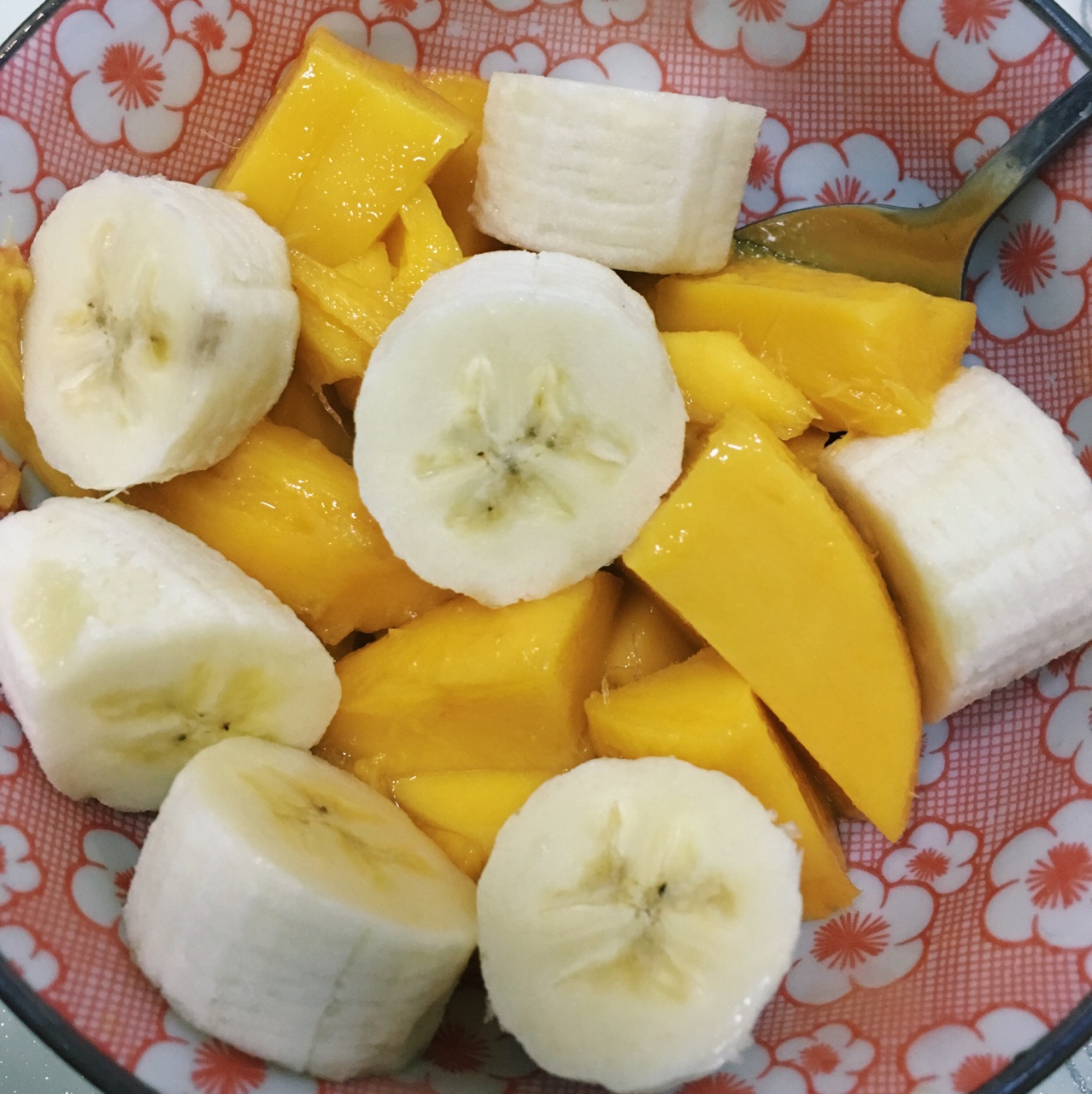 芒果燕麥香蕉牛奶早餐的做法 步骤1