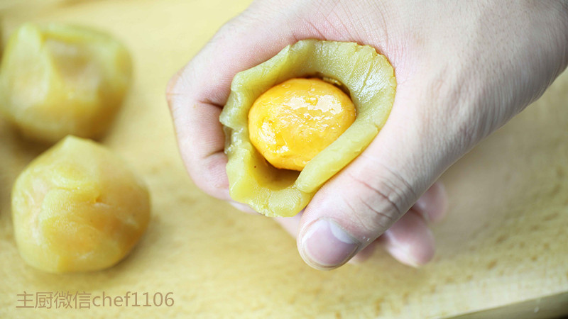 我是主廚分享蛋黃酥制作配方的做法 步骤22