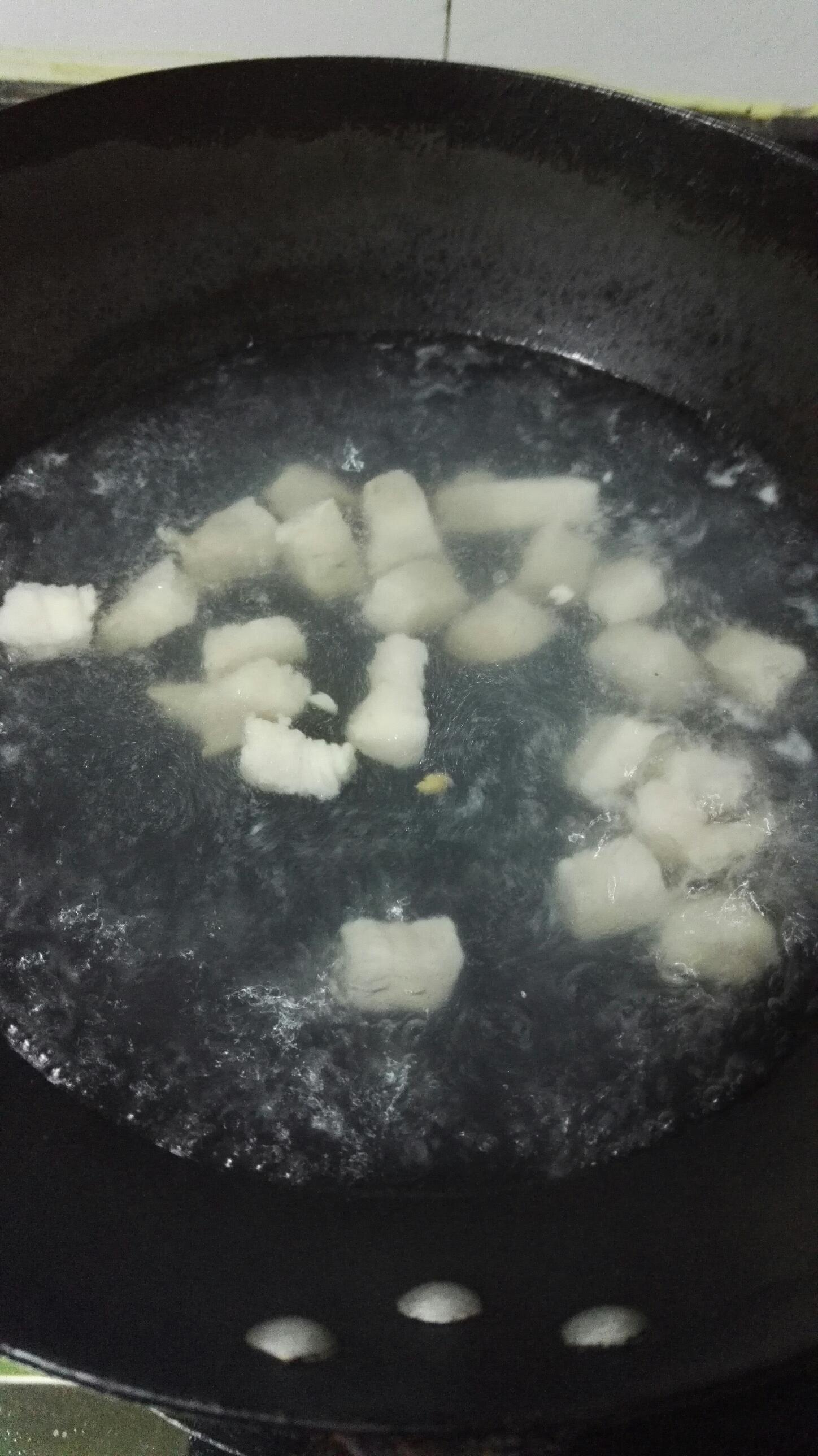 土豆香菇洋蔥炖肉－微烹寶版的做法 步骤2