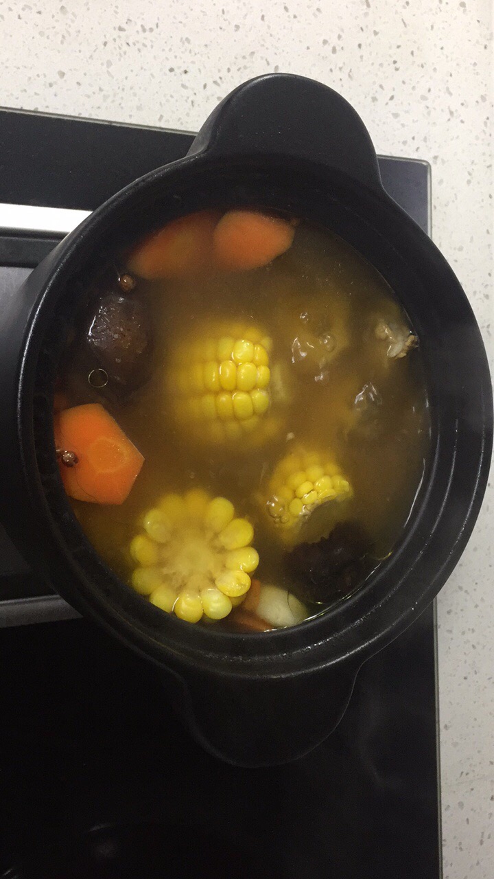 排骨蓮藕玉米湯的做法 步骤3