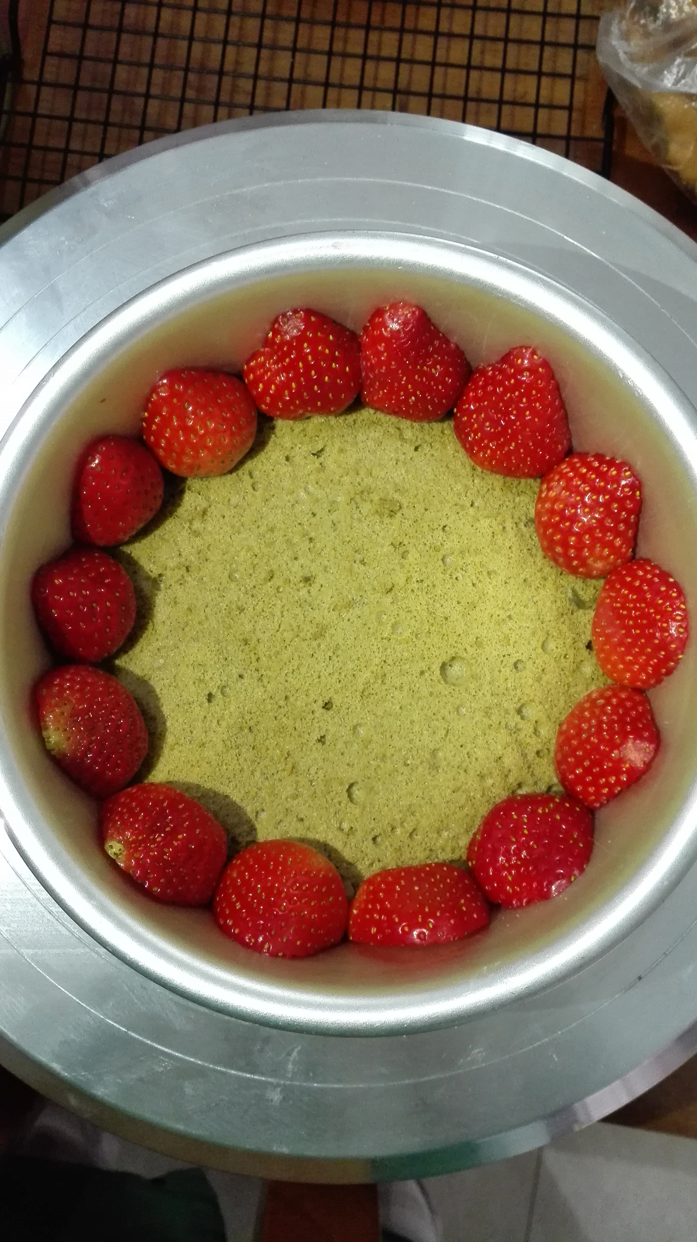 超簡單草莓奶油抹茶蛋糕的做法 步骤3