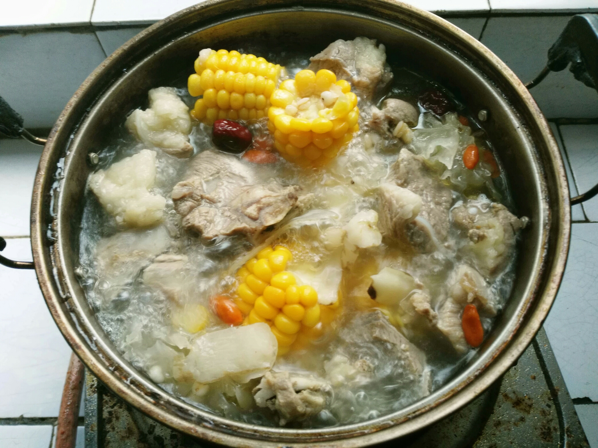 治愈湯——玉米排骨湯的做法 步骤2