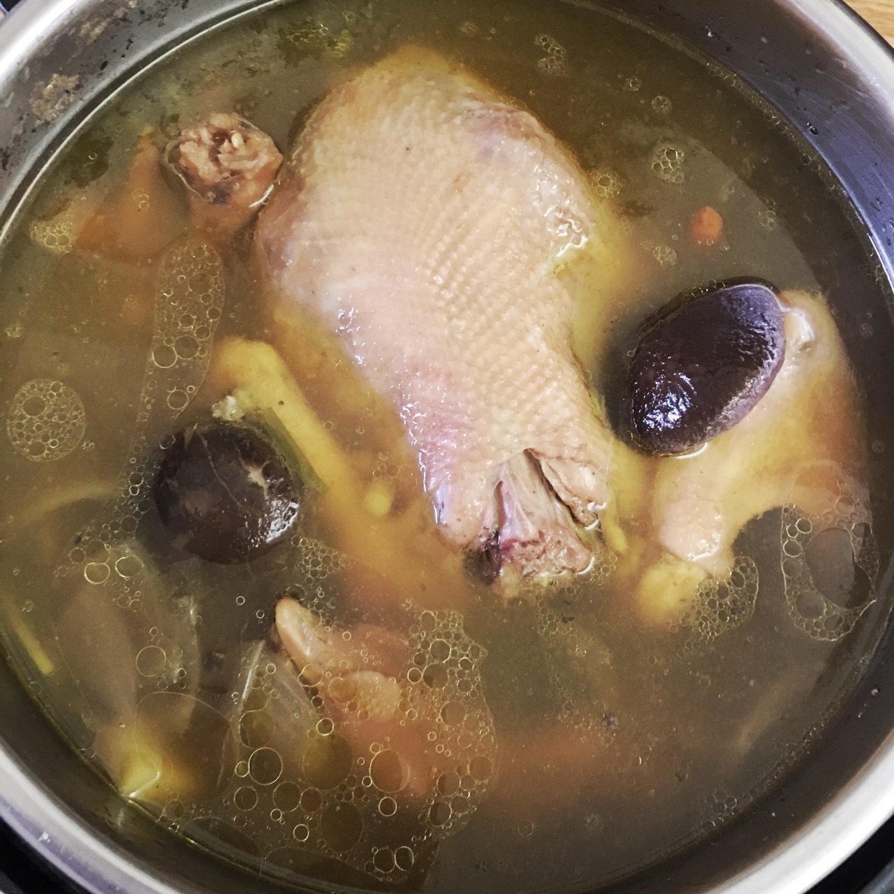 香菇炖雞湯的做法 步骤2
