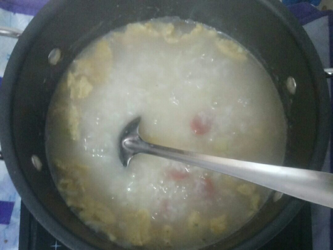 土豆雞蛋火腿腸粥的做法 步骤4