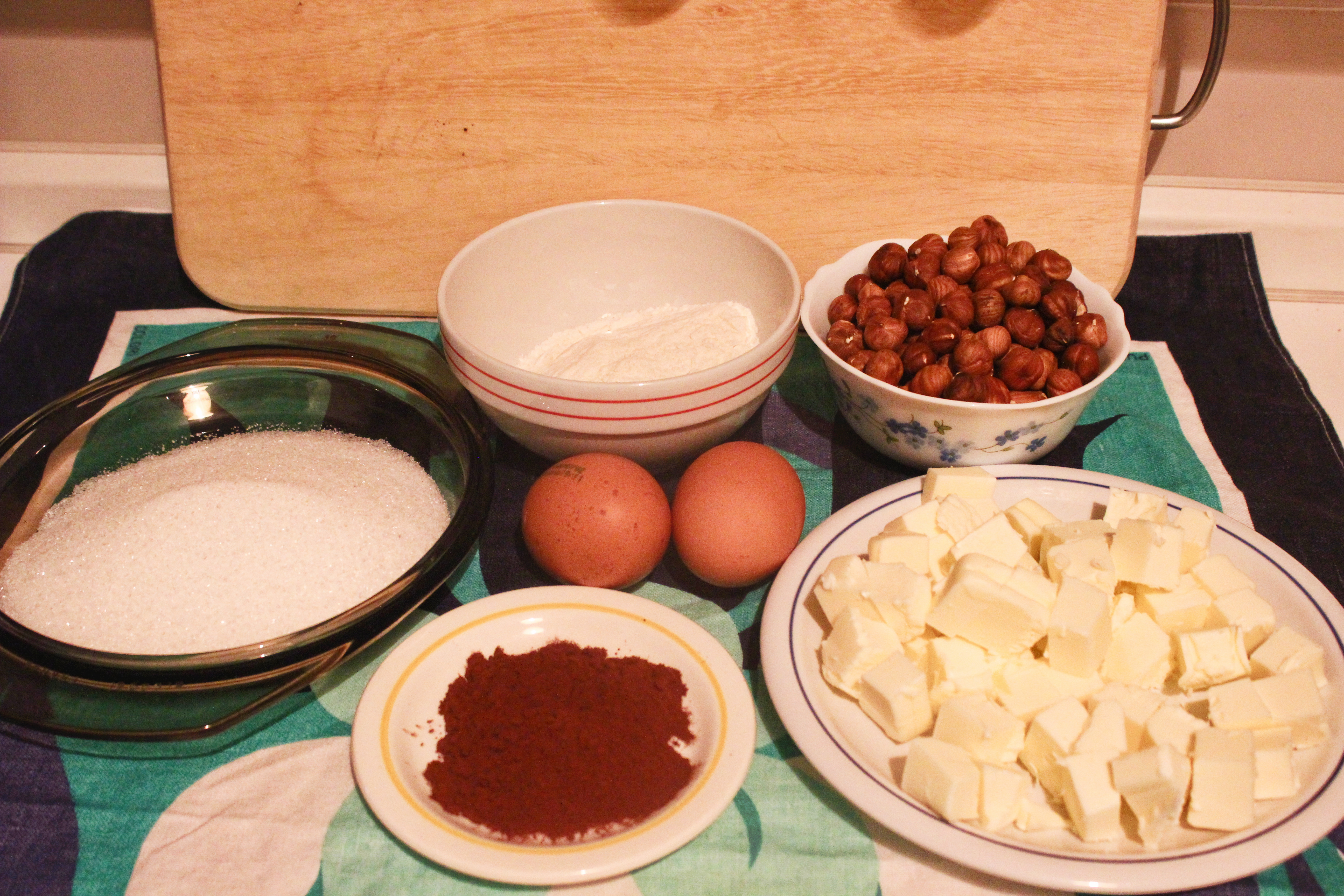 乳酪香梨夾心之榛子巧克力蛋糕--Torta ricotta e pere的做法 步骤1