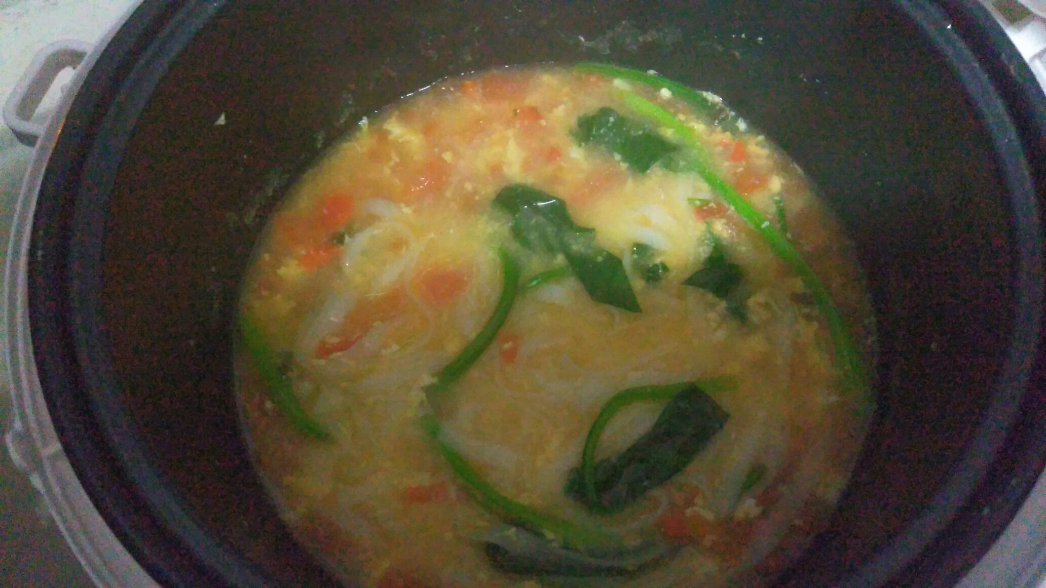 電飯鍋番茄雞蛋菠菜面的做法 步骤6